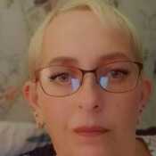 My name emma meaker  I am single  I am 52 is old I an looking  new relationship  I live  totton  clamore   I walking  on beach
