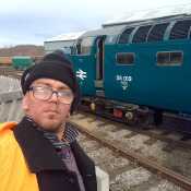 At barrow hill few weeks ago tinkering with Black watch deltic 😀